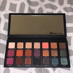 urban decay born to run eyeshadow palette